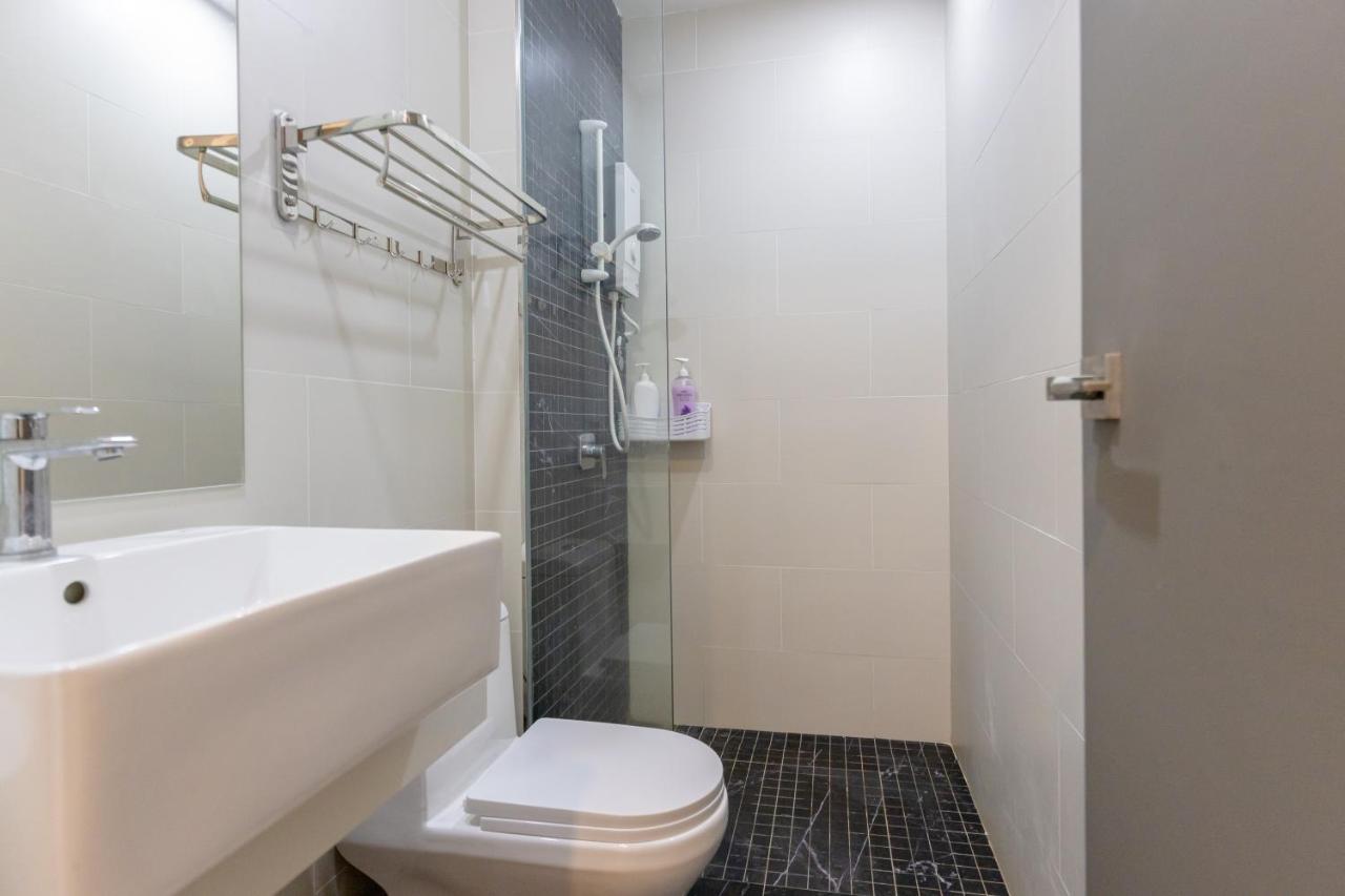 Beacon Executive Suite Penang George Town Exterior photo